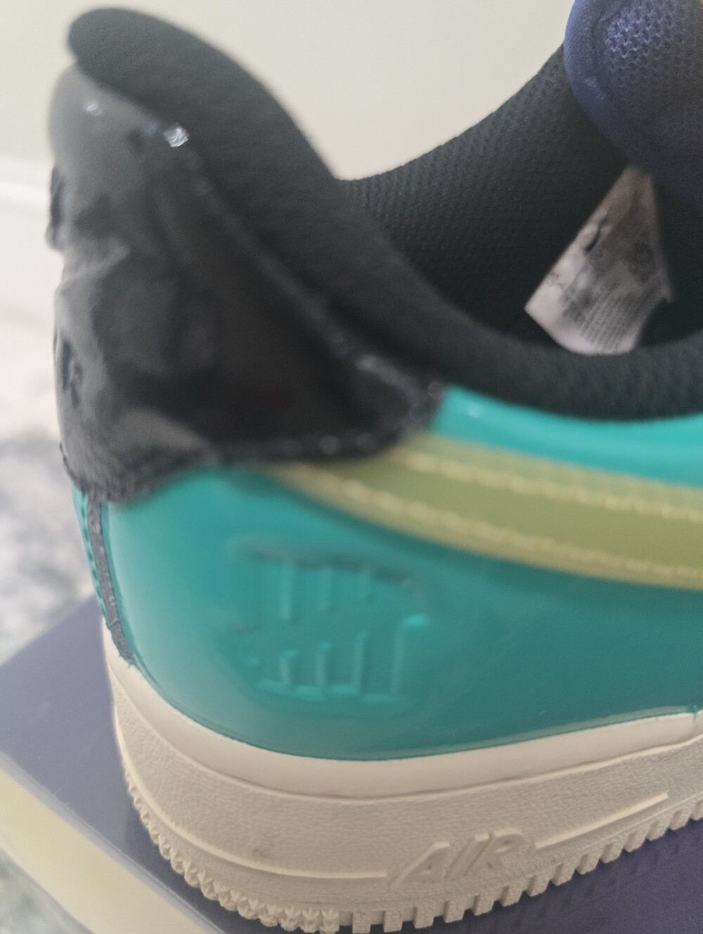 Nike Air Force 1 - Undefeated Collaboration - Like New With Box - Picture 7 of 11